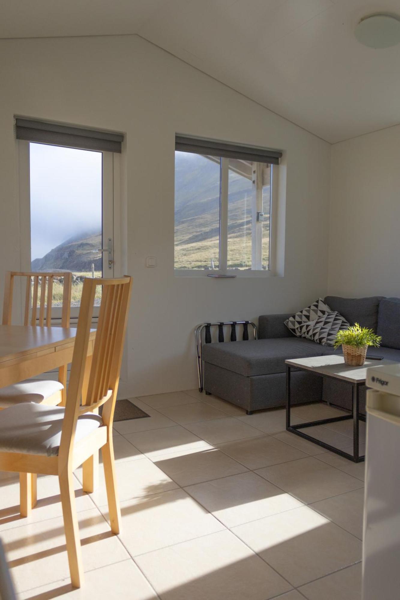 Urdartindur Guesthouse And Cottages Northurfjorthur Eksteriør billede
